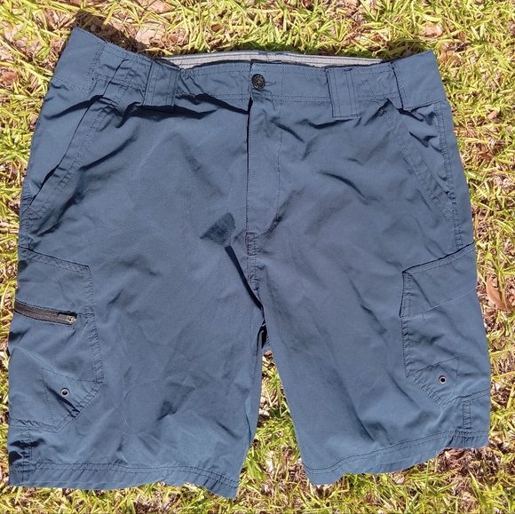 Dry fit shorts - Picture 1 of 3